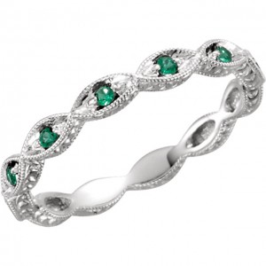 emerald-engagement-rings