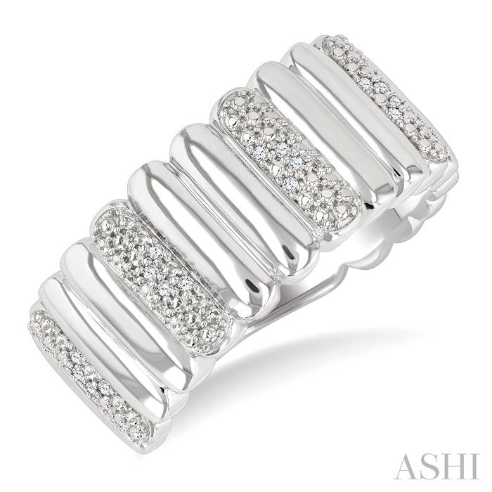 Silver Bold Ribbed Diamond Wide Band Silver Bold Ribbed Diamond Wide Band