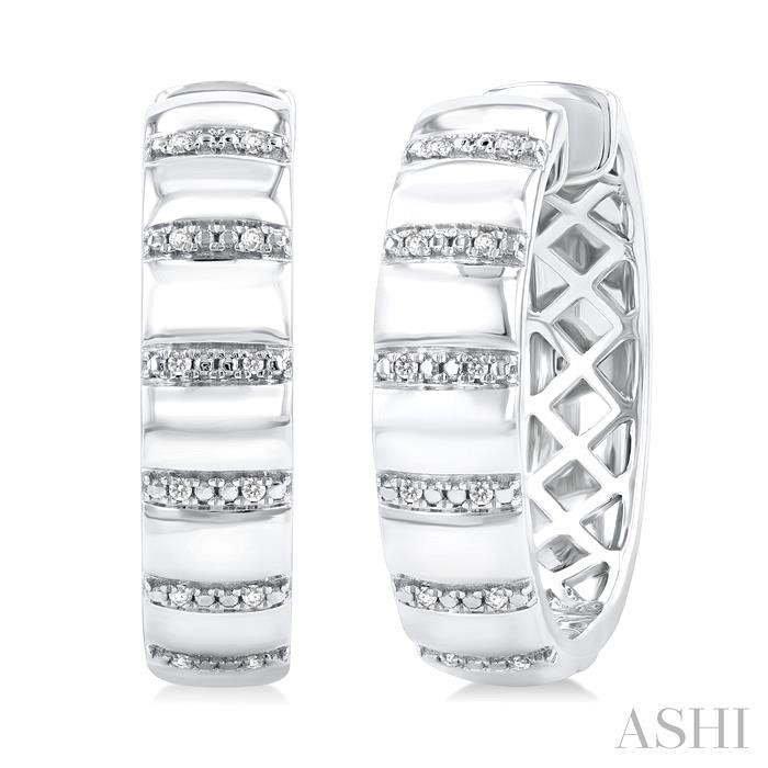 Silver Bold Ribbed Diamond Fashion Hoop Earrings Silver Bold Ribbed Diamond Fashion Hoop Earrings