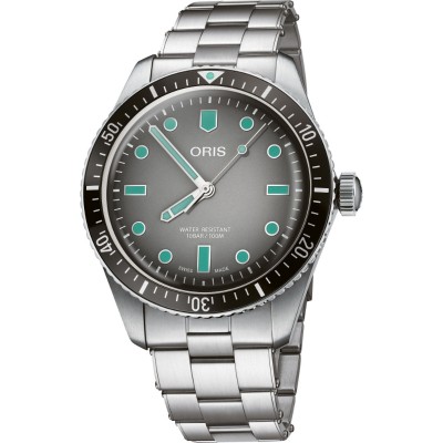 Divers Sixty-Five