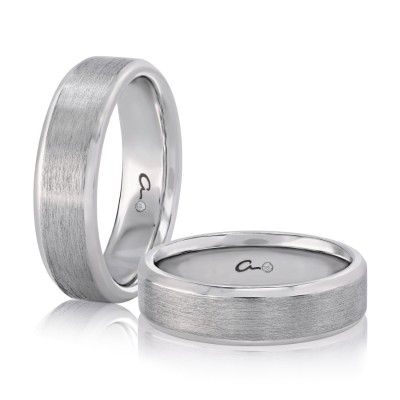 Modern Wire Brushed Finish Men