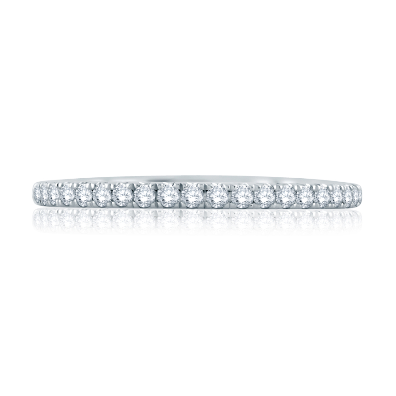 Pav&eacute; Diamond Wedding Band
