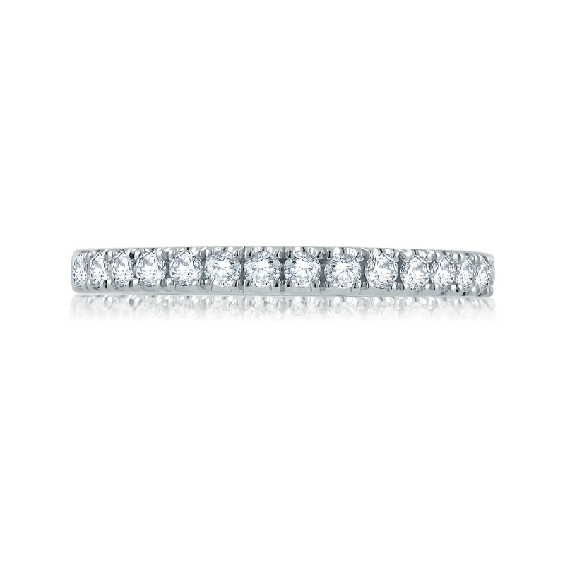 Pav&eacute; Diamond Wedding Band