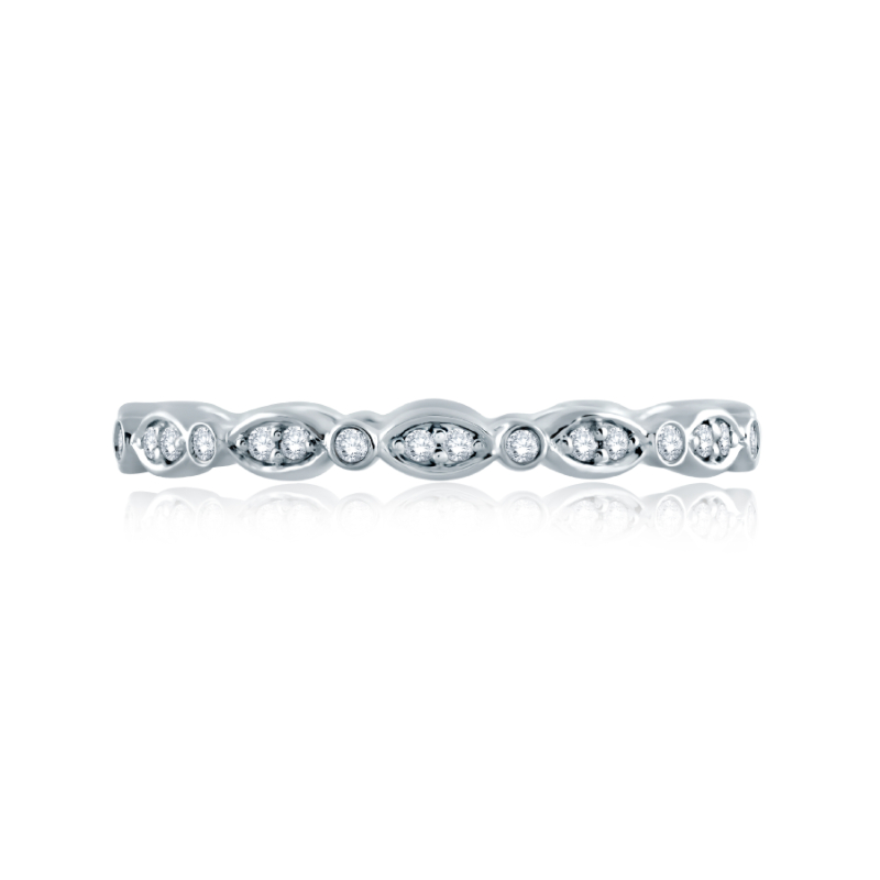 Pav&eacute; Diamond Wedding Band