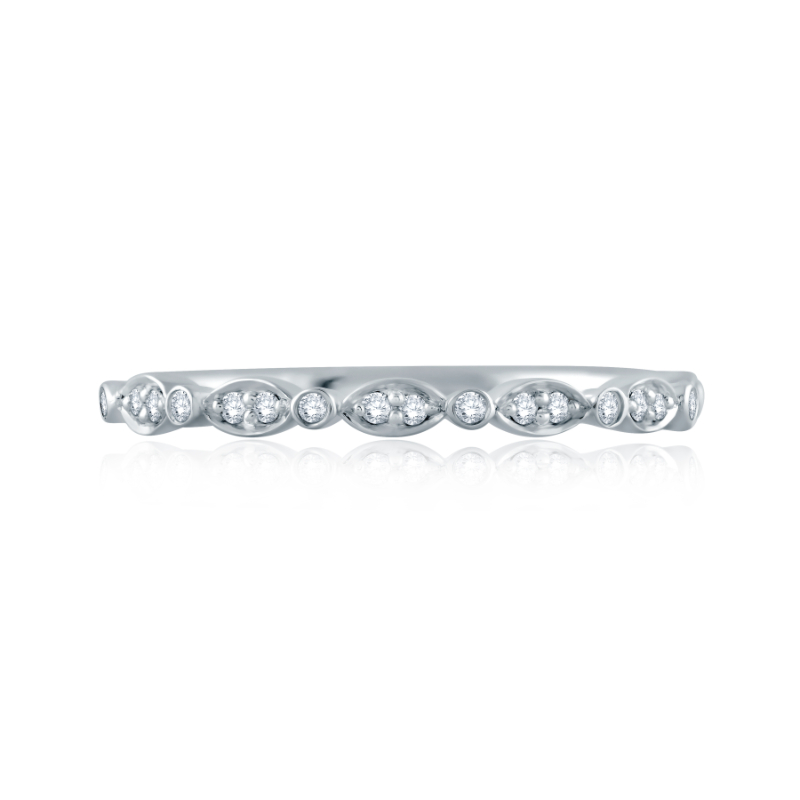 Pav&eacute; Diamond Wedding Band