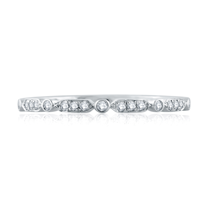 Pav&eacute; Diamond Wedding Band