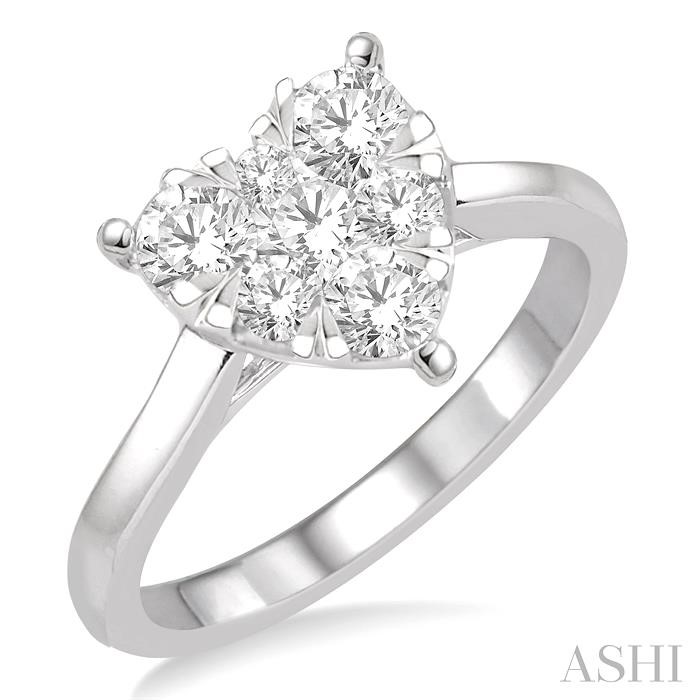 HEART SHAPE LOVEBRIGHT ESSENTIAL DIAMOND RING