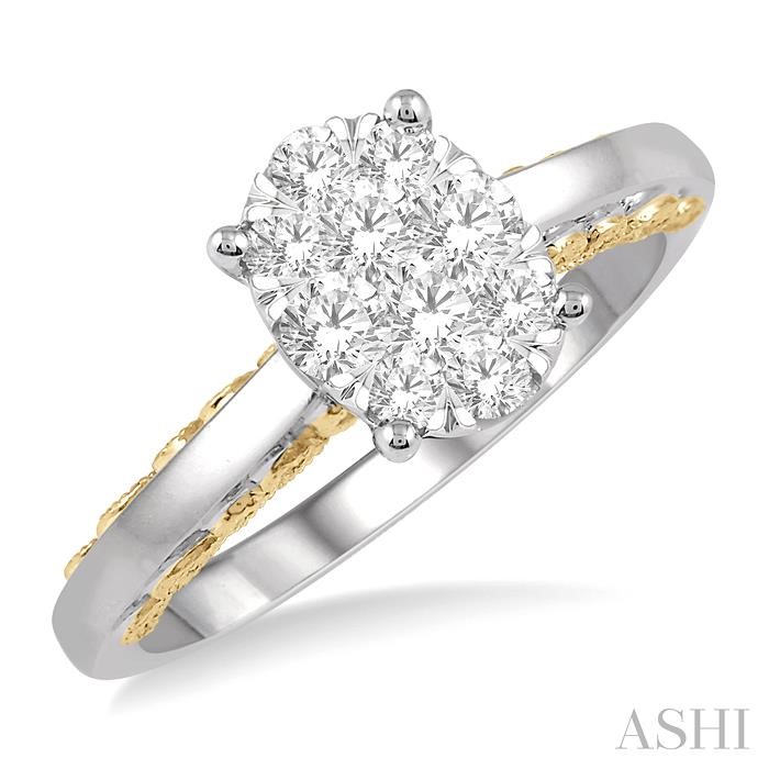 OVAL SHAPE LOVEBRIGHT ESSENTIAL DIAMOND ENGAGEMENT RING