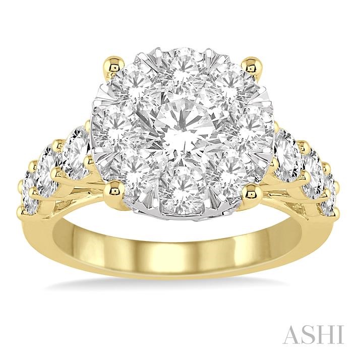 Round Shape Lovebright Essential Diamond Engagement Ring-2