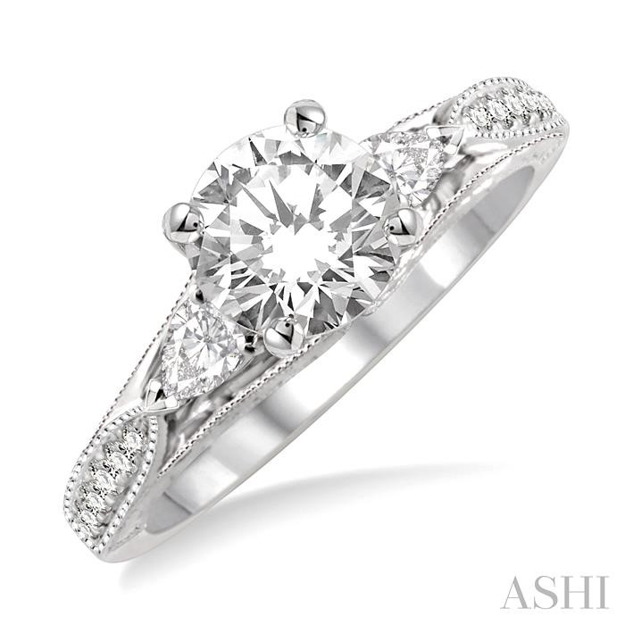 ROUND SHAPE DIAMOND ENGAGEMENT RING