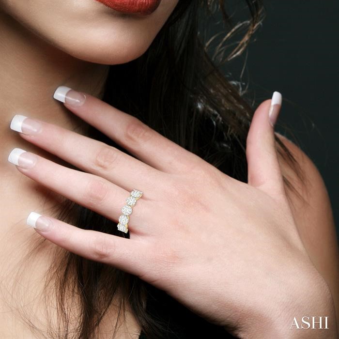 Round Shape 7 Stone Lovebright Essential Diamond Wedding Band