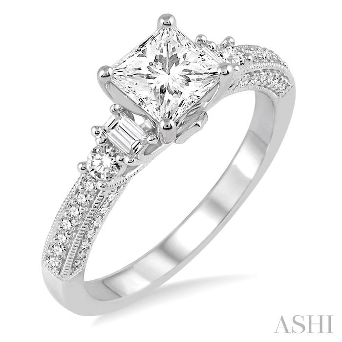 PRINCESS SHAPE DIAMOND ENGAGEMENT RING