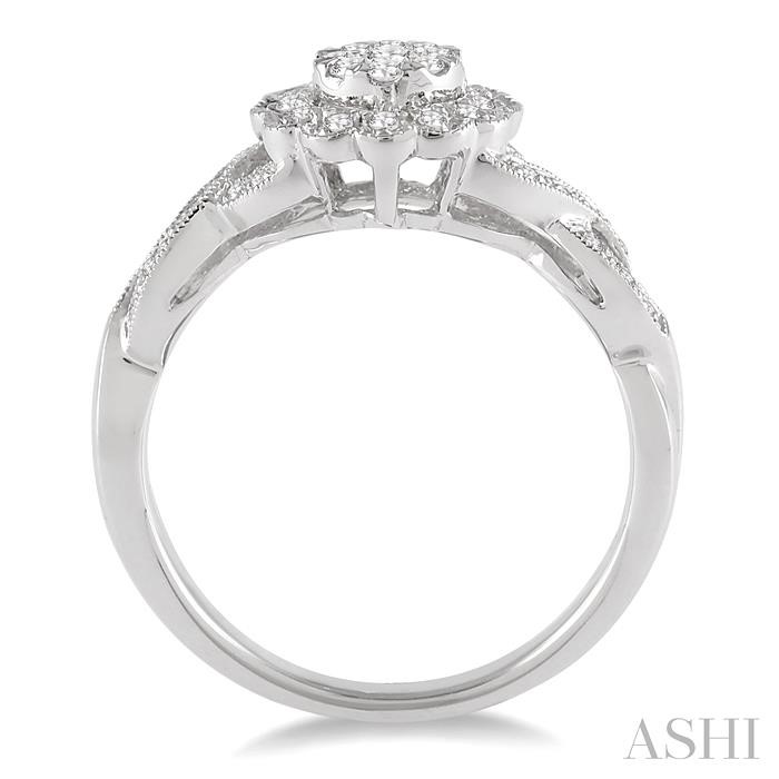 Round Shape Lovebright Diamond Flower Engagement Ring-3