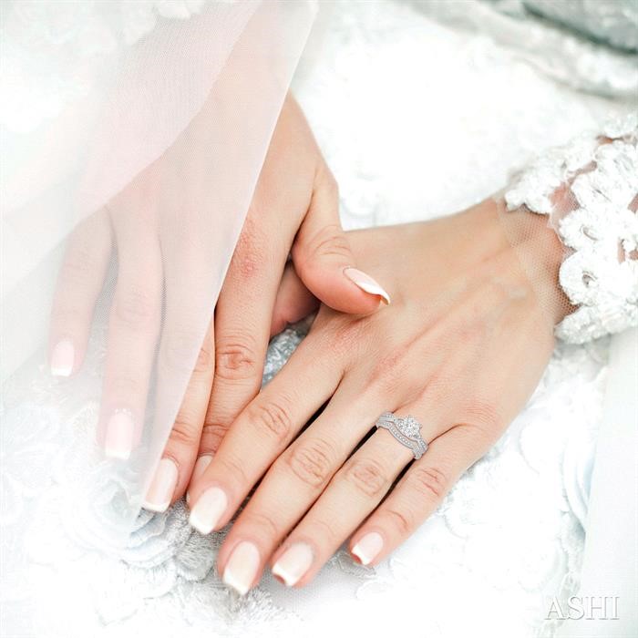 Round Shape Lovebright Diamond Wedding Set-4