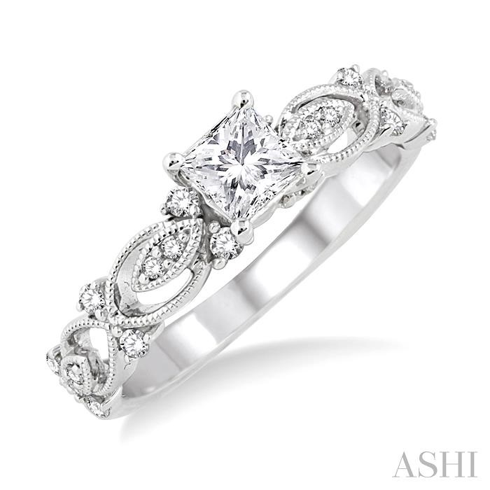 DIAMOND ENGAGEMENT RING