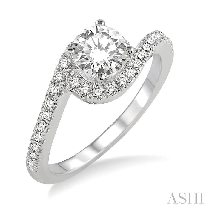 ROUND SHAPE DIAMOND ENGAGEMENT RING