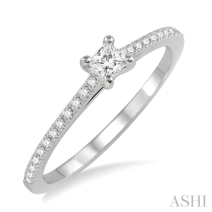 PRINCESS SHAPE DIAMOND ENGAGEMENT RING