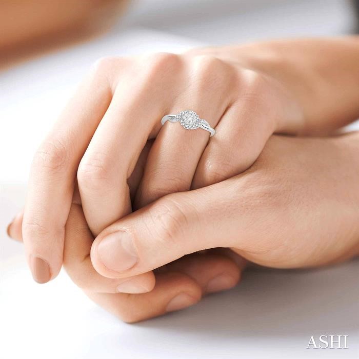Round Shape Halo Lovebright Diamond Engagement Ring-4