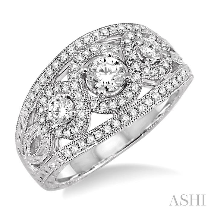 DIAMOND ENGAGEMENT RING