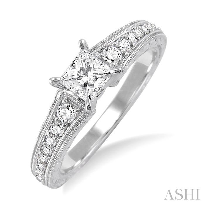 PRINCESS SHAPE DIAMOND ENGAGEMENT RING