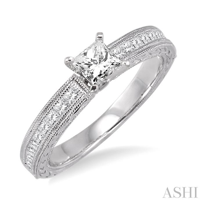 PRINCESS SHAPE DIAMOND ENGAGEMENT RING