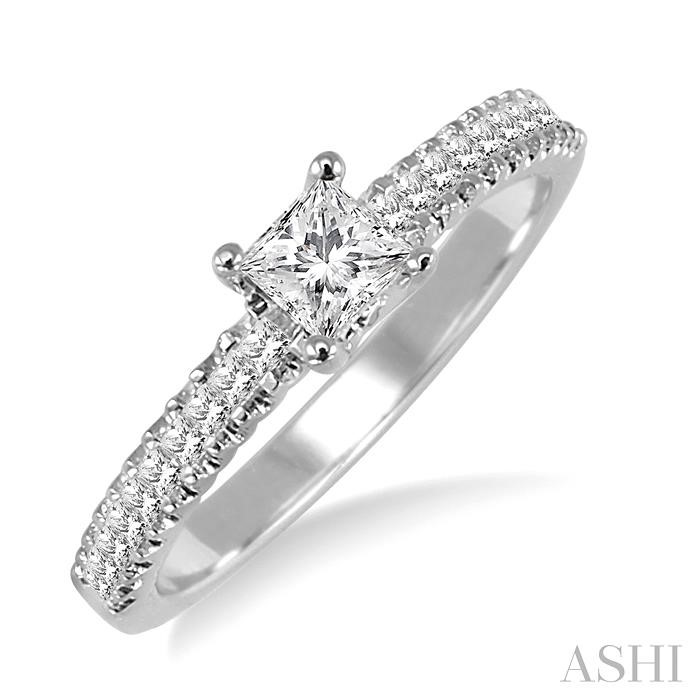 PRINCESS SHAPE DIAMOND ENGAGEMENT RING