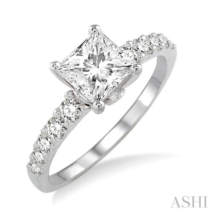 PRINCESS SHAPE DIAMOND ENGAGEMENT RING