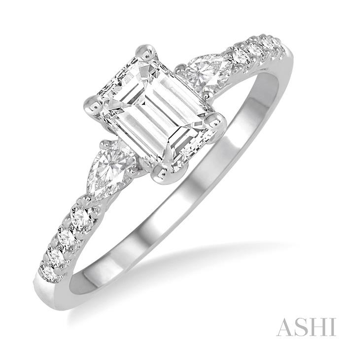 DIAMOND ENGAGEMENT RING