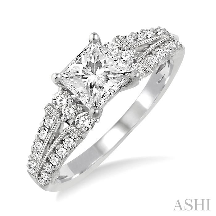 PRINCESS SHAPE DIAMOND ENGAGEMENT RING