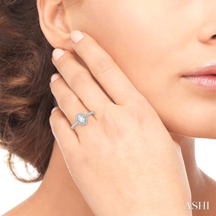 Oval Shape Halo Diamond Engagement Ring-4