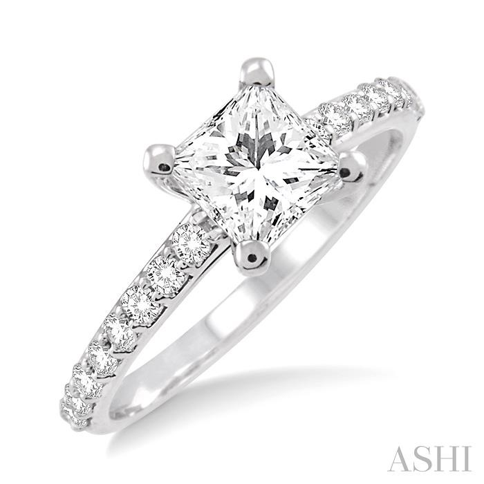 PRINCESS SHAPE DIAMOND ENGAGEMENT RING