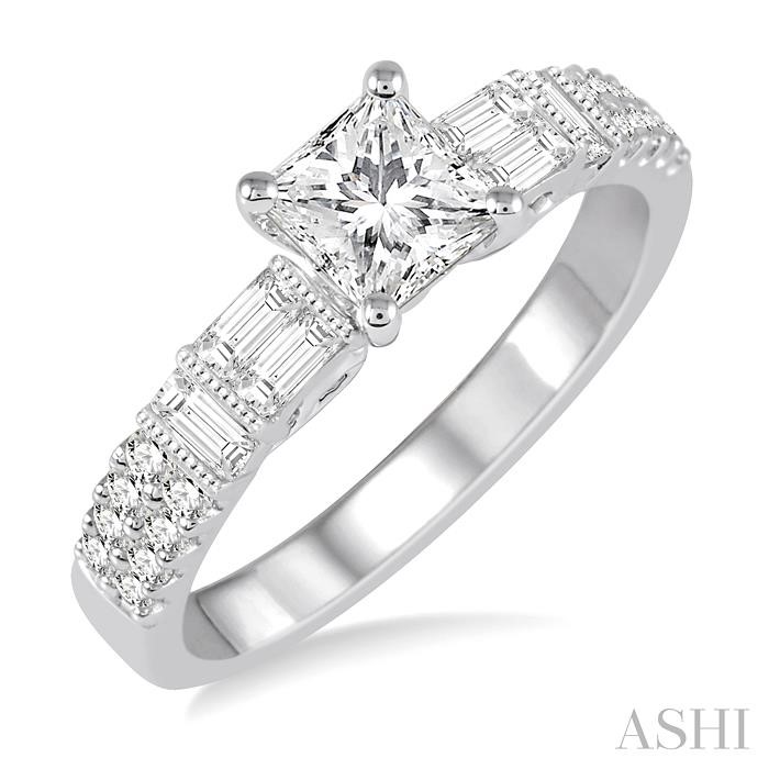 PRINCESS SHAPE DIAMOND ENGAGEMENT RING