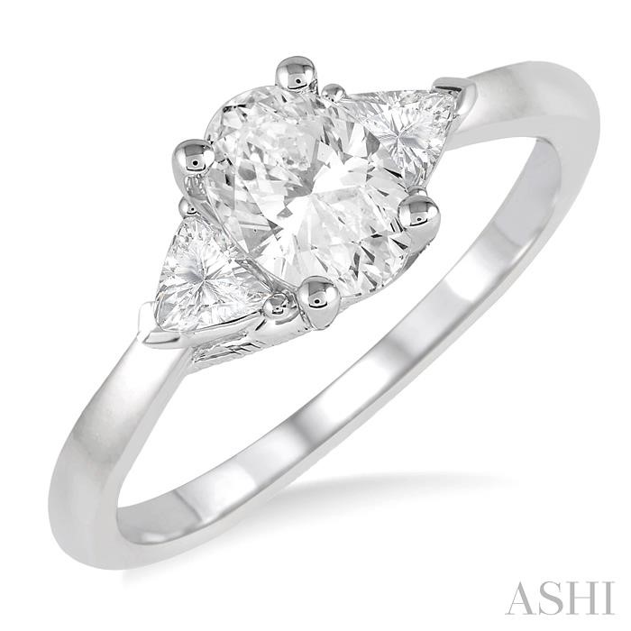 OVAL SHAPE DIAMOND ENGAGEMENT RING