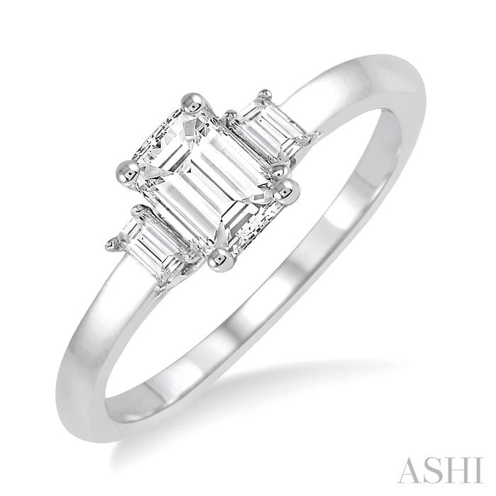 DIAMOND ENGAGEMENT RING