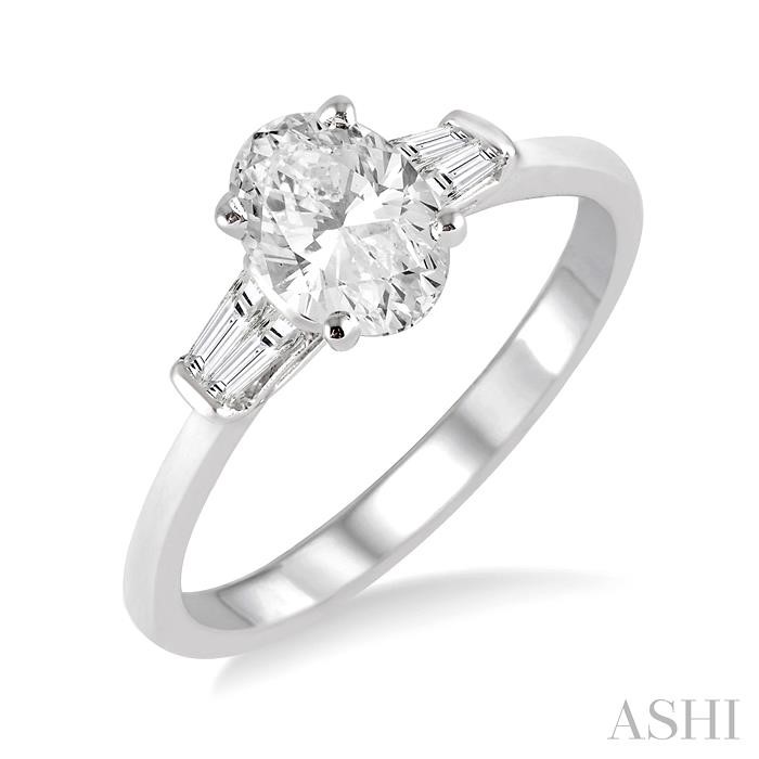 OVAL SHAPE DIAMOND ENGAGEMENT RING