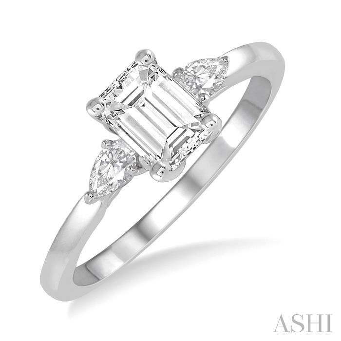 DIAMOND ENGAGEMENT RING