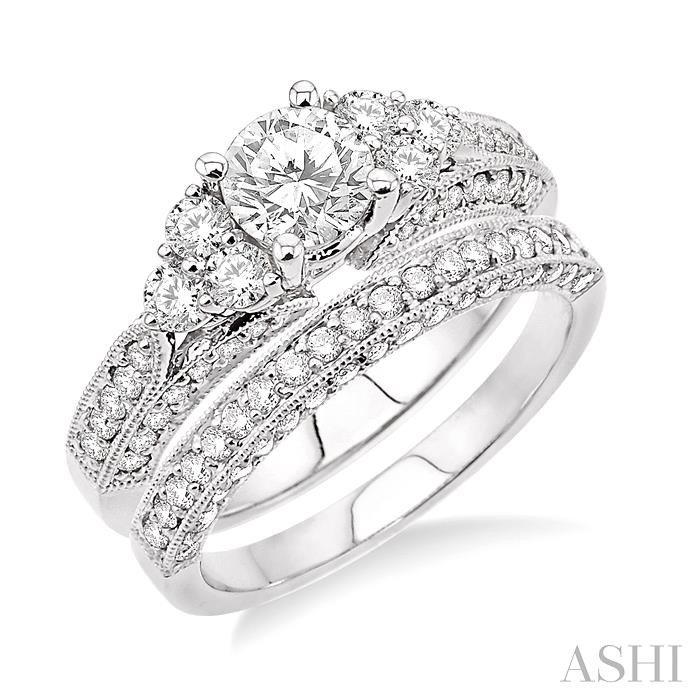 ROUND SHAPE DIAMOND WEDDING SET