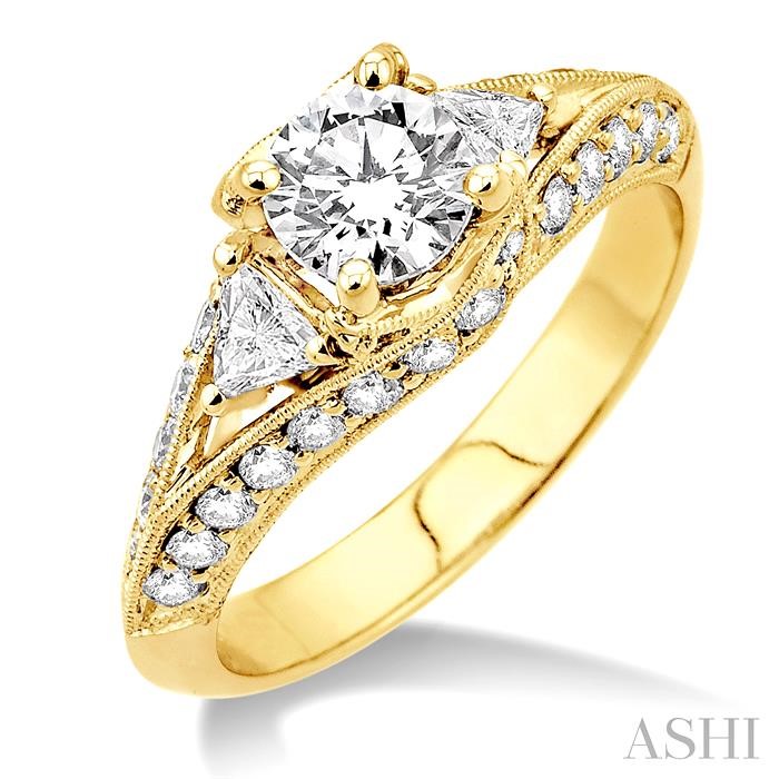 ROUND SHAPE DIAMOND ENGAGEMENT RING