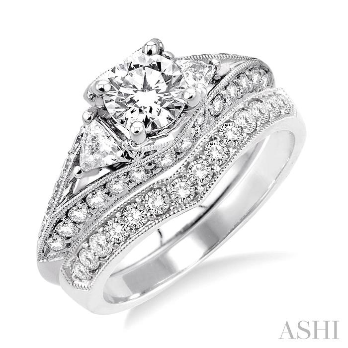 ROUND SHAPE DIAMOND WEDDING SET