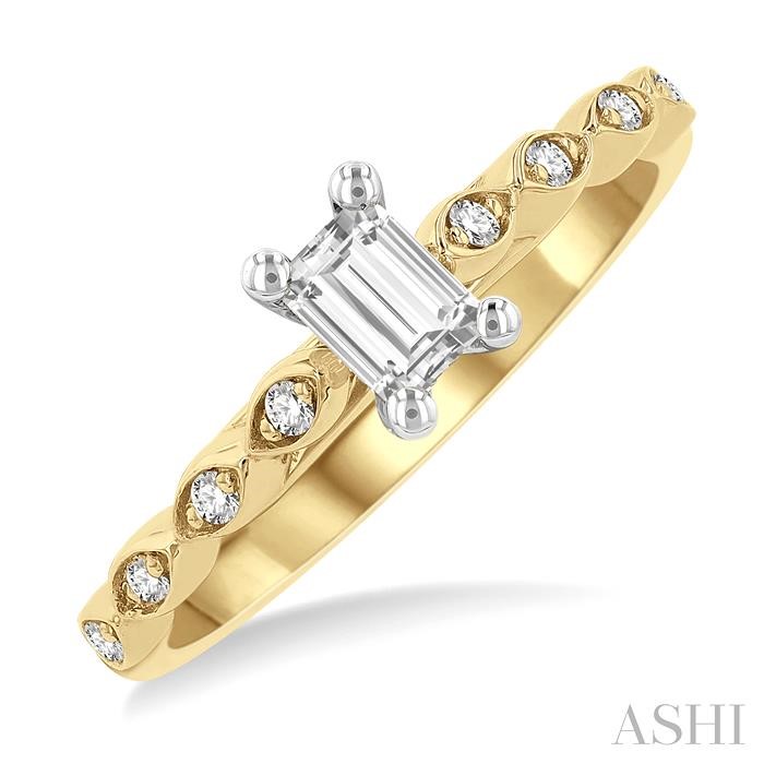 DIAMOND ENGAGEMENT RING