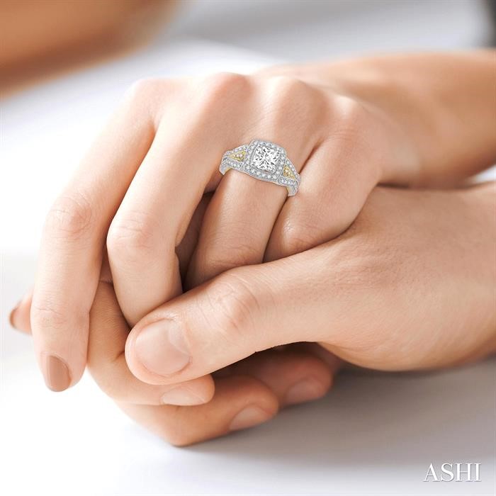 Princess Shape Halo Diamond Engagement Ring-4