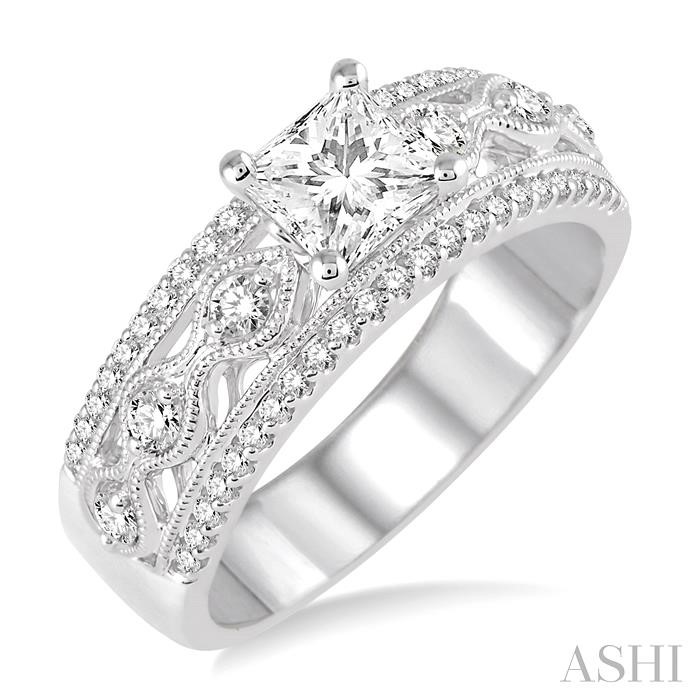 PRINCESS SHAPE DIAMOND ENGAGEMENT RING