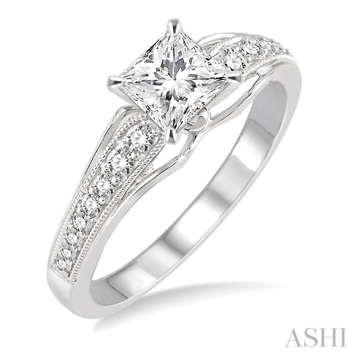 PRINCESS SHAPE DIAMOND ENGAGEMENT RING