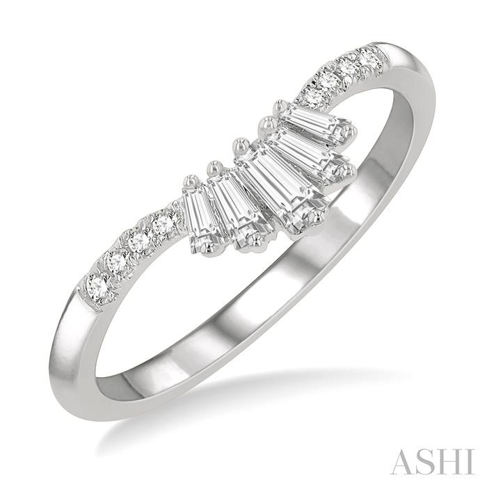 CHEVRON BAGUETTE DIAMOND FASHION RING