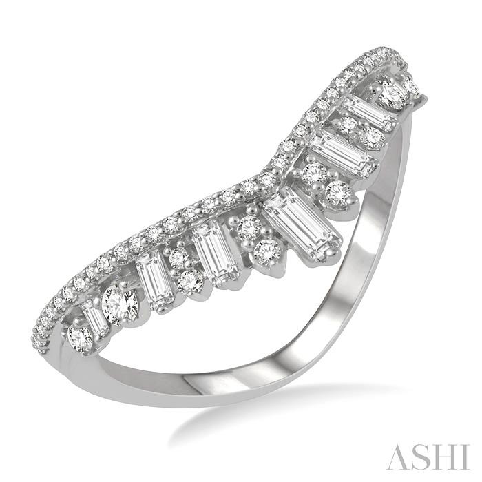 CHEVRON BAGUETTE DIAMOND FASHION RING