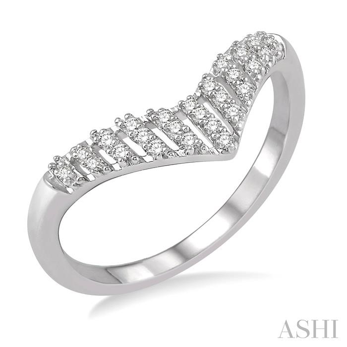 CHEVRON DIAMOND FASHION RING