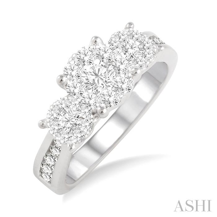 PAST PRESENT & FUTURE LOVEBRIGHT ESSENTIAL DIAMOND RING