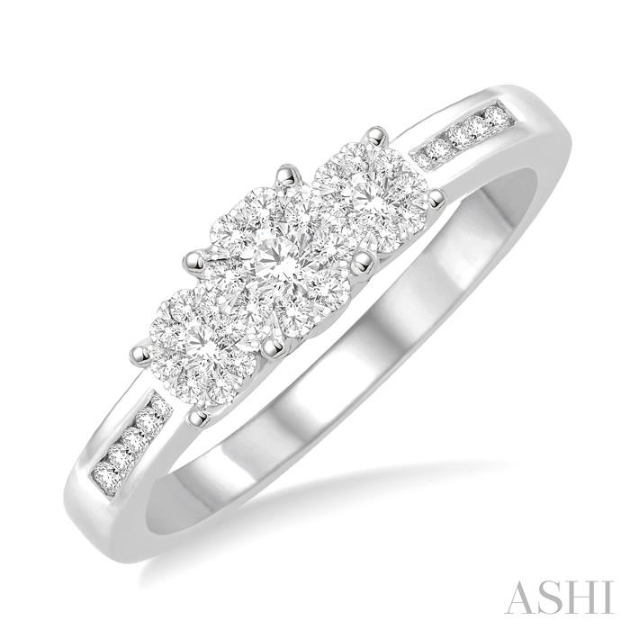 PAST PRESENT & FUTURE LOVEBRIGHT ESSENTIAL DIAMOND RING