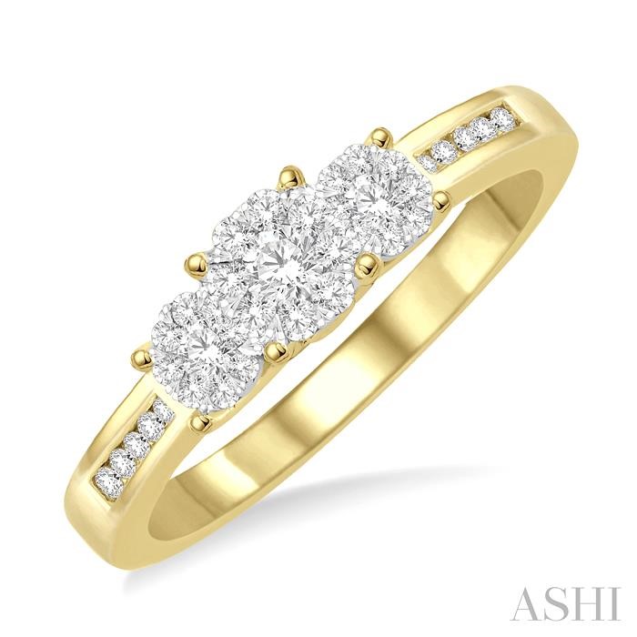 PAST PRESENT & FUTURE LOVEBRIGHT ESSENTIAL DIAMOND RING