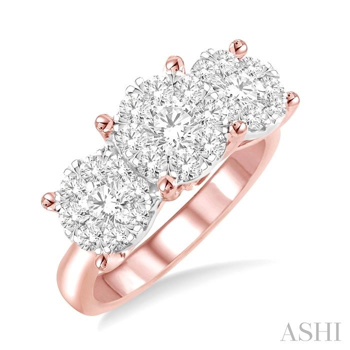 PAST PRESENT & FUTURE LOVEBRIGHT ESSENTIAL DIAMOND ENGAGEMENT RING